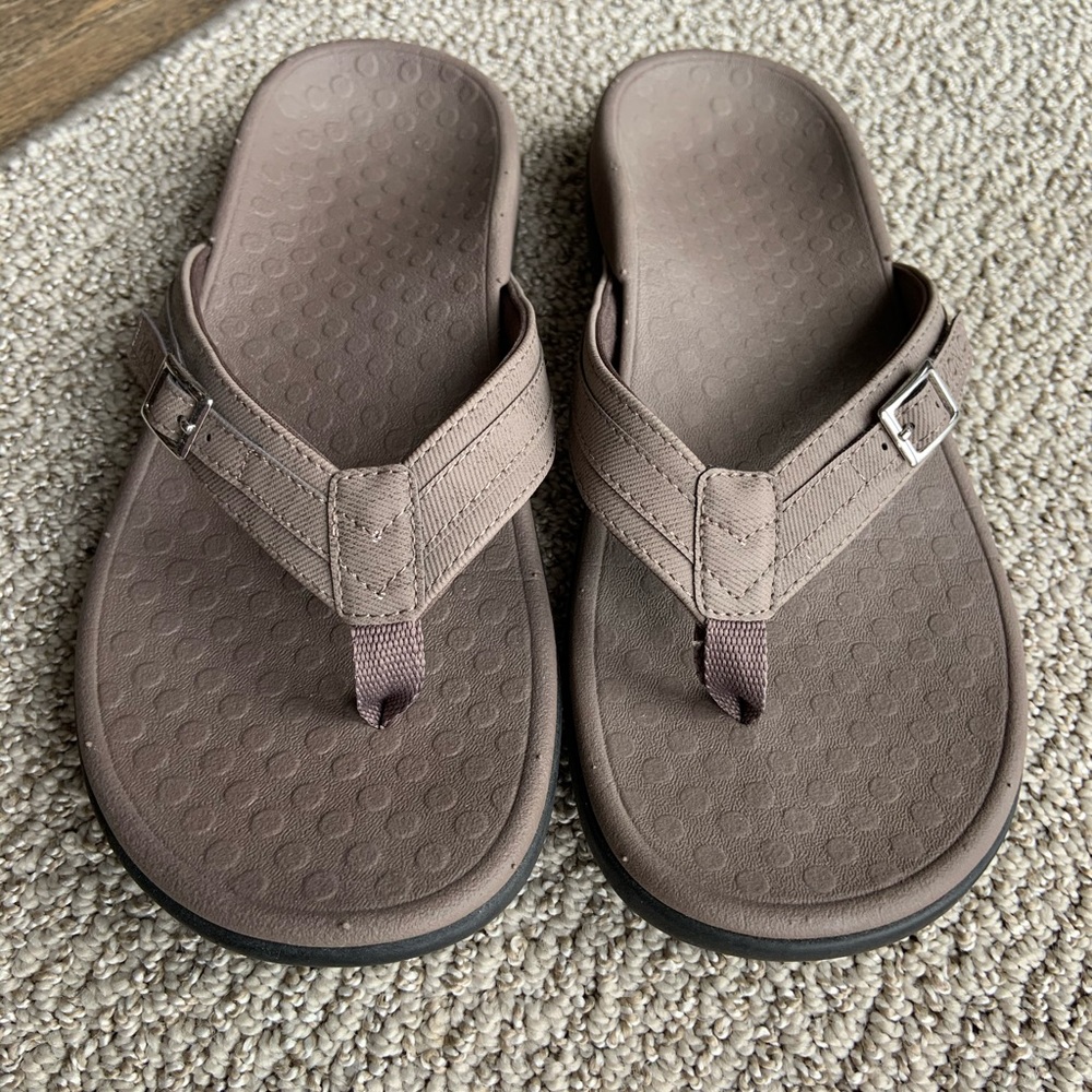 Vionic sandals EUC size 7